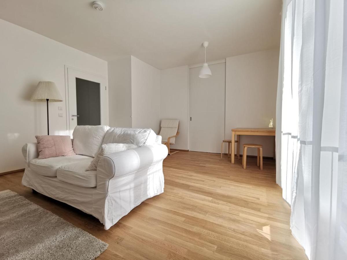Gemuetliches Privatzimmer In Geraeumiger Gemeinschaftswohnung Drezda Kültér fotó