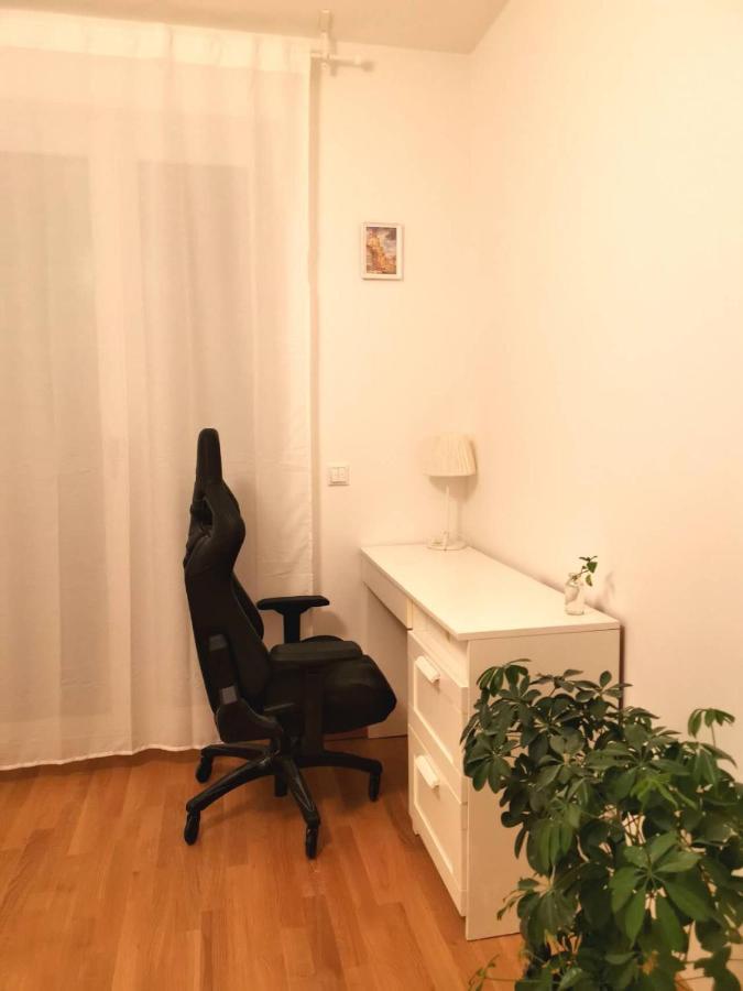 Gemuetliches Privatzimmer In Geraeumiger Gemeinschaftswohnung Drezda Kültér fotó